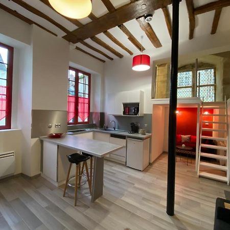Le Gite De Lancelot Avec Balneo City Center Санс Экстерьер фото